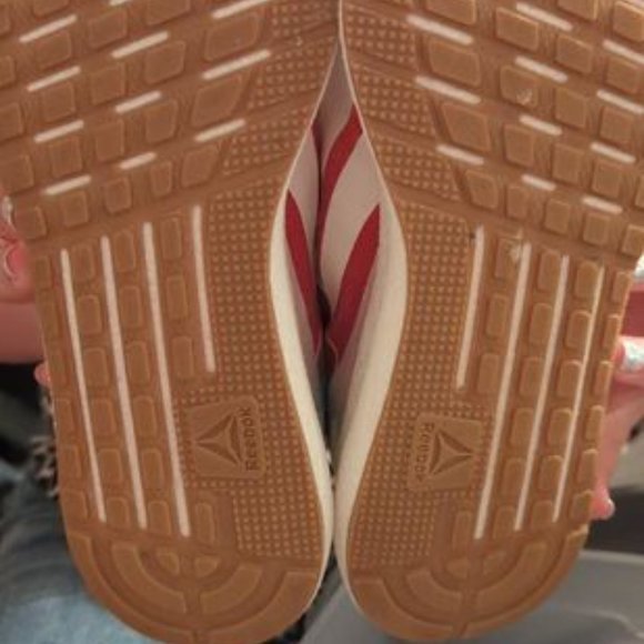 Like New Reebok PRIDE Float Ride Energy Size 10 - Picture 2 of 2